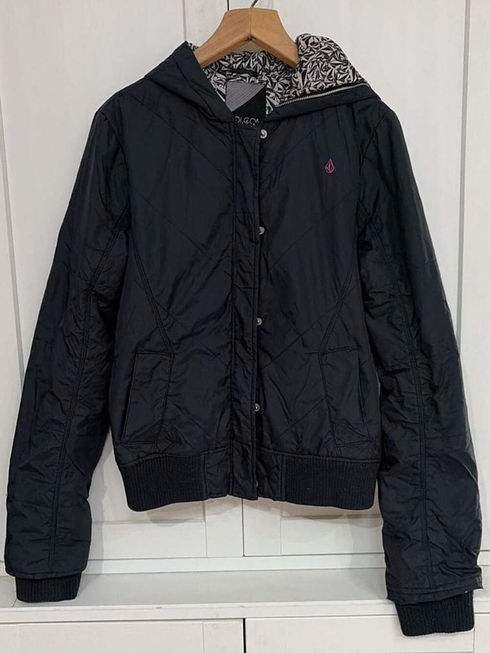 Volcom Women's Quilted Black Full-Zip Bomber Jacket with Hood Medium